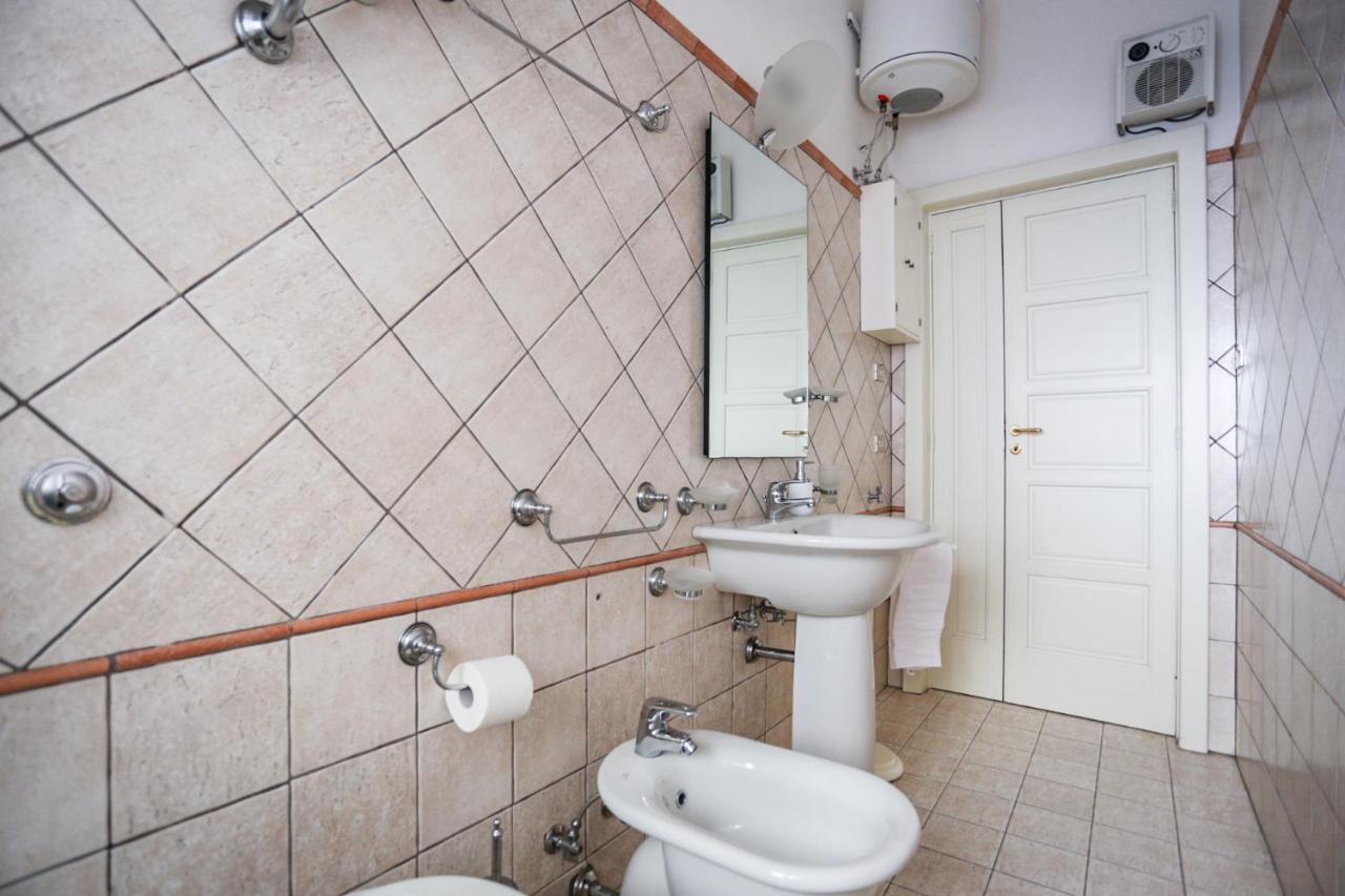 Marconi 7- City Centre Apartment Sit レッチェ エクステリア 写真
