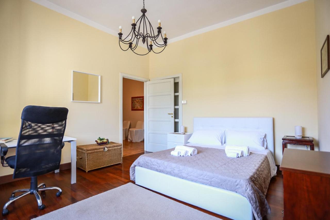 Marconi 7- City Centre Apartment Sit レッチェ エクステリア 写真