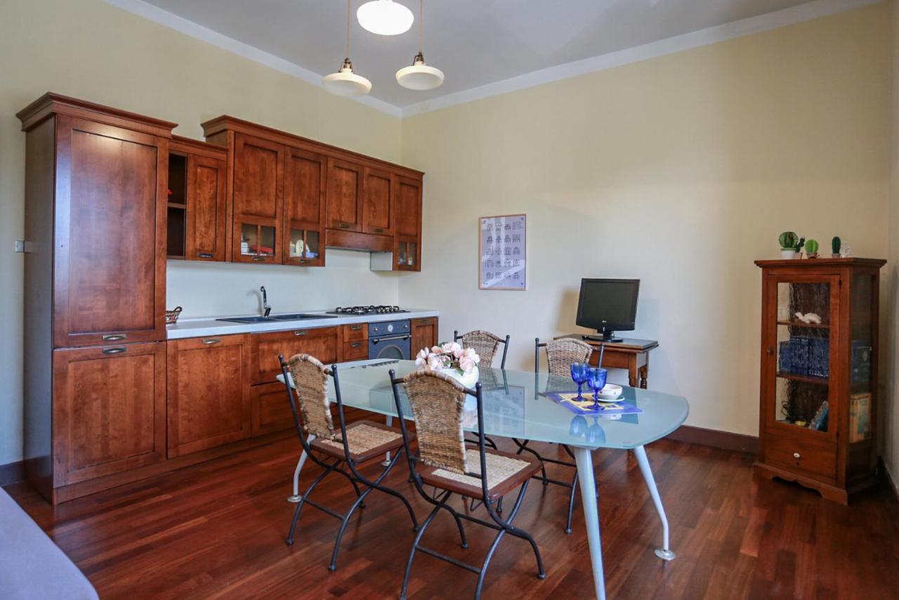 Marconi 7- City Centre Apartment Sit レッチェ エクステリア 写真